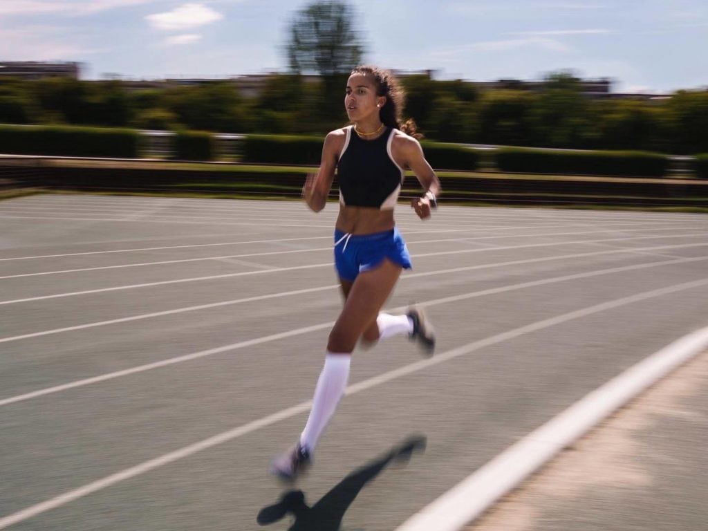 Naomi working on her running performance. ©Romain Bourvain